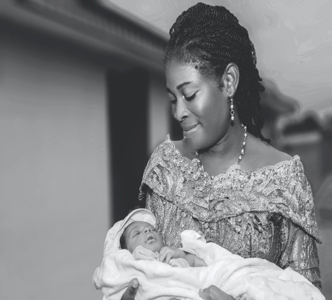 Mother and her child. Photo: Photo: Oyemike Princewill / Unsplash.